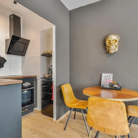Apartment Rock Trifft Ruhrpott By Cordis Sky Fuer Bis Zu 3 Personen 5 Minuten Zur Messe Oder Hauptbahnhof *